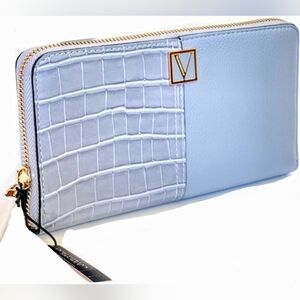 Nip luxury VS sky blue 1/2 vegan croc gold tone v zip long wallet